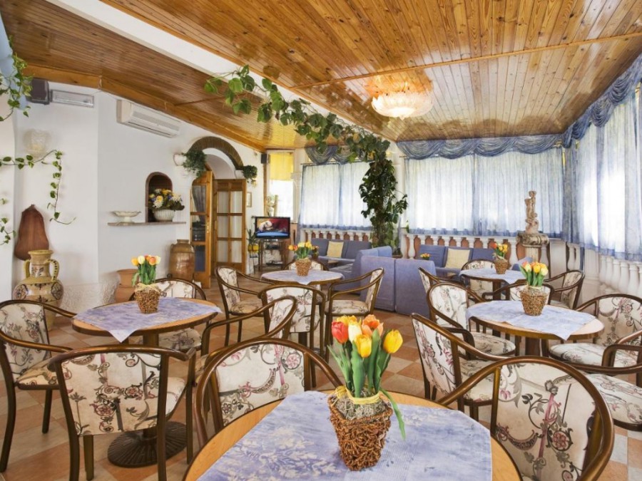 Hotel Riva del Sole – sala tv