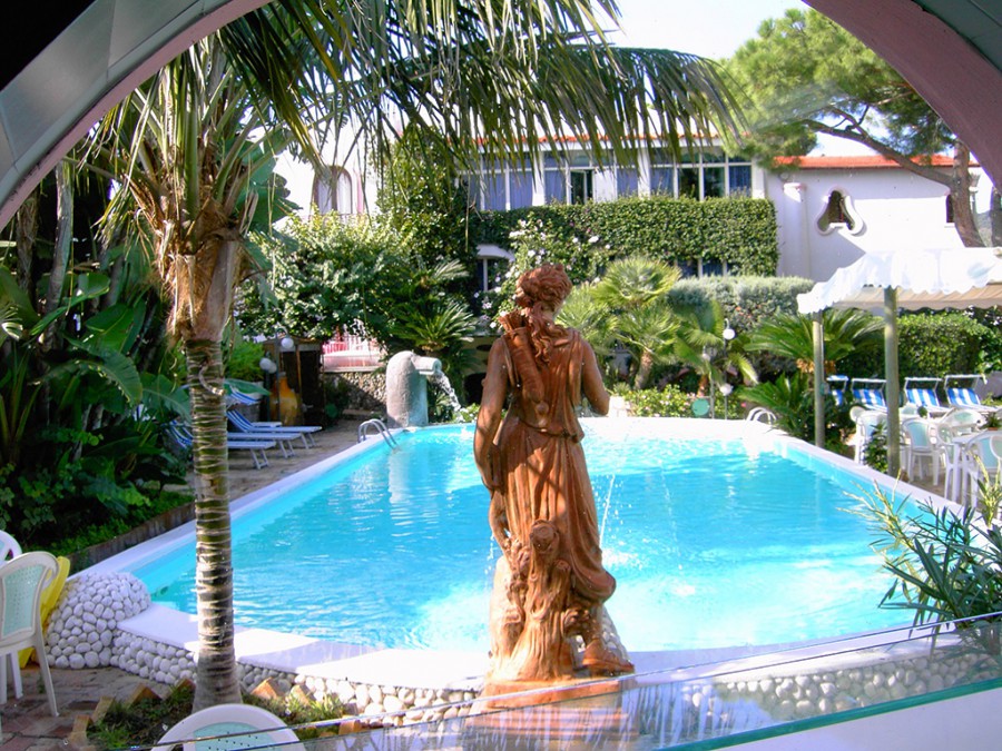 Hotel Terme La Bagattella – bacattella piscina esterna2