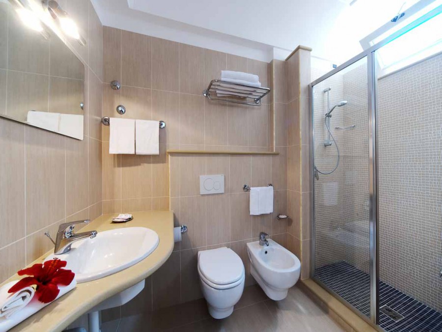 Albergo Terme Villa Svizzera – hotel camera comfort bagno